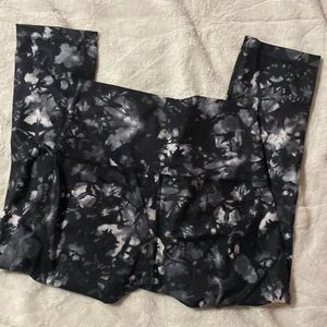 Lululemon capri length leggings, size 8